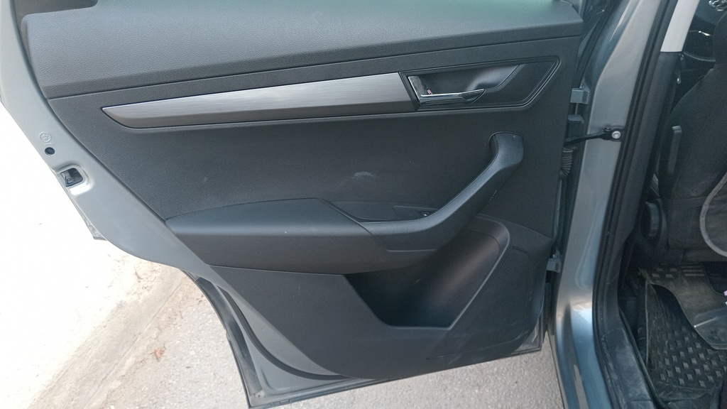 RR L DOOR