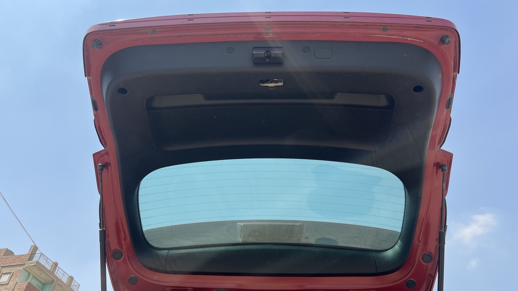 TRUNK HOOD