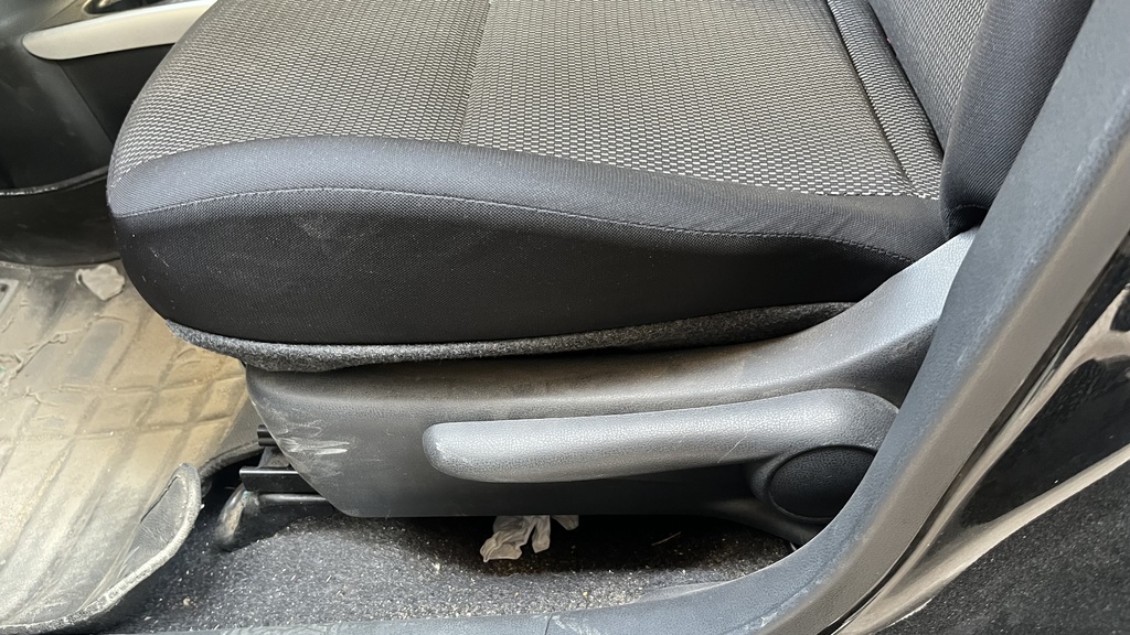 DRIVER SEAT SWITCHES