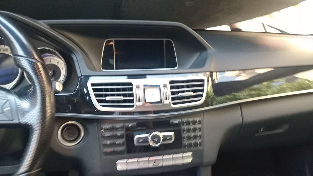 MULTIMEDIA SCREEN