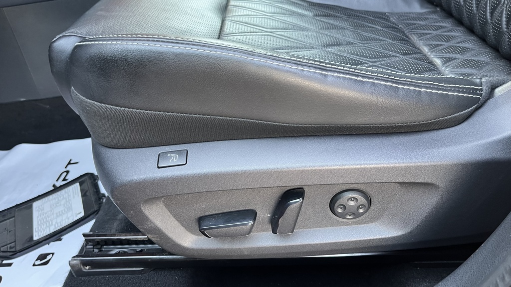 DRIVER SEAT SWITCHES