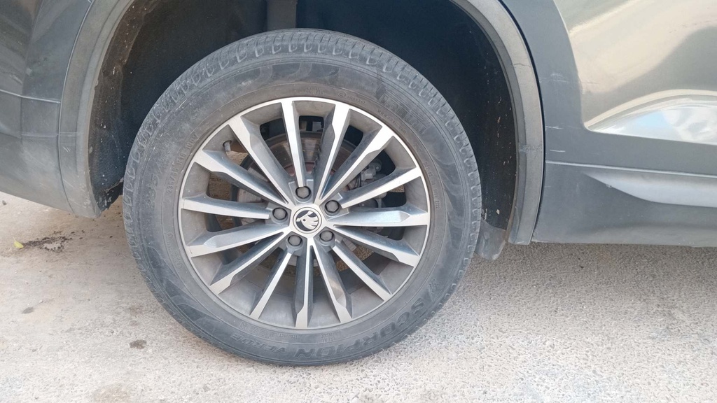 RR R TIRE