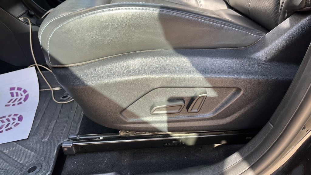 DRIVER SEAT SWITCHES