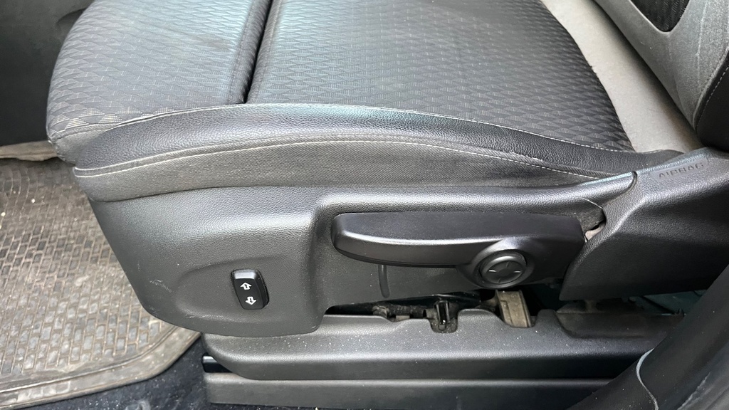 DRIVER SEAT SWITCHES