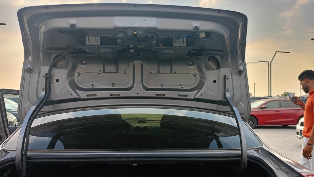 TRUNK HOOD