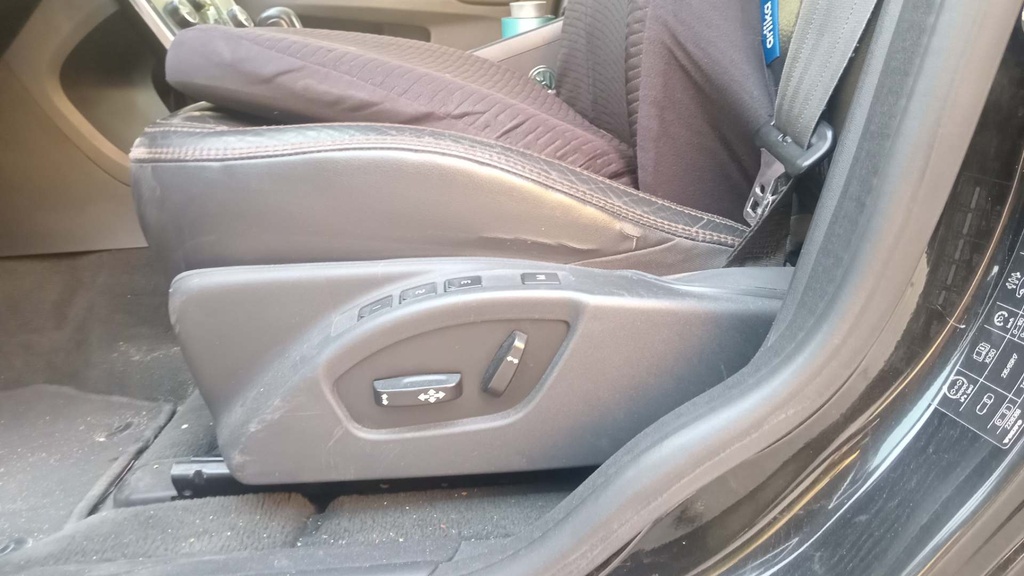 DRIVER SEAT SWITCHES