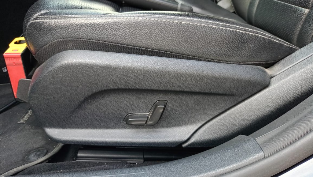 DRIVER SEAT SWITCHES