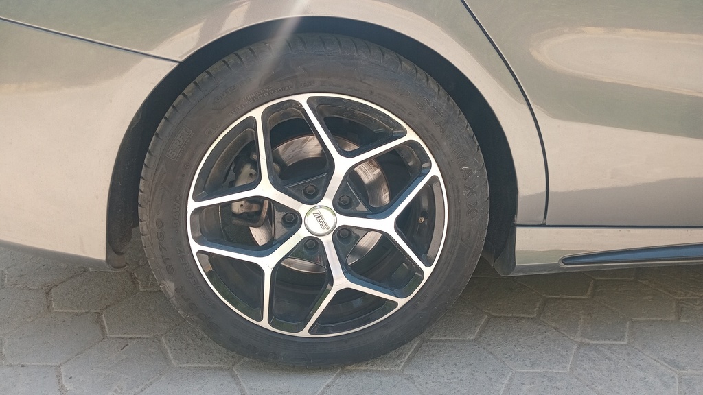 RR R TIRE