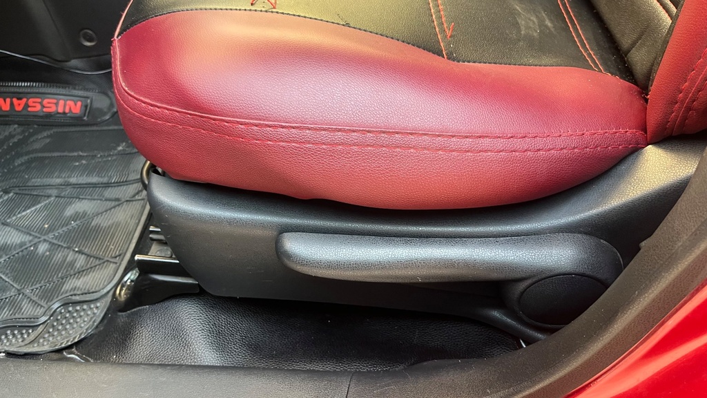 DRIVER SEAT SWITCHES