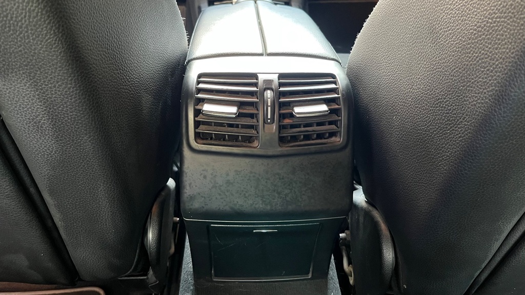 RR AC GRILL