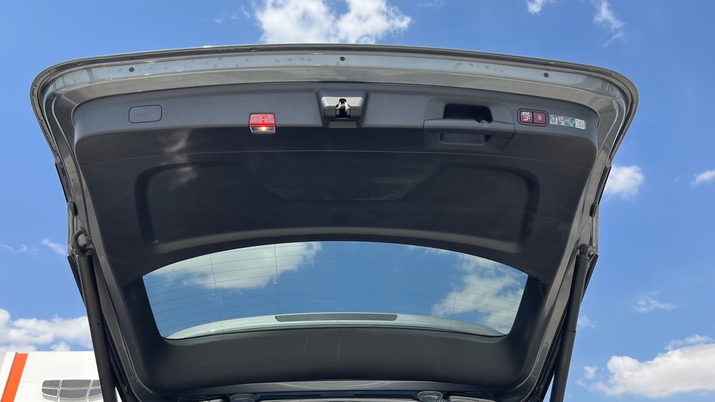 TRUNK HOOD