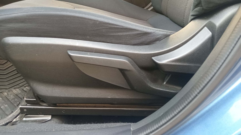 DRIVER SEAT SWITCHES