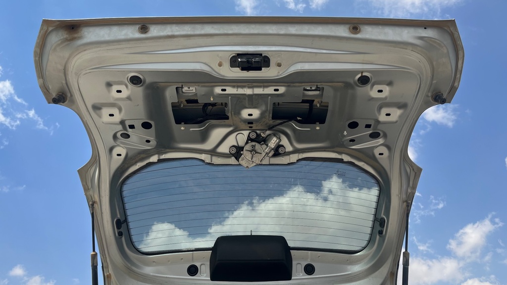 TRUNK HOOD