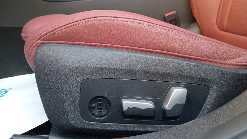 DRIVER SEAT SWITCHES