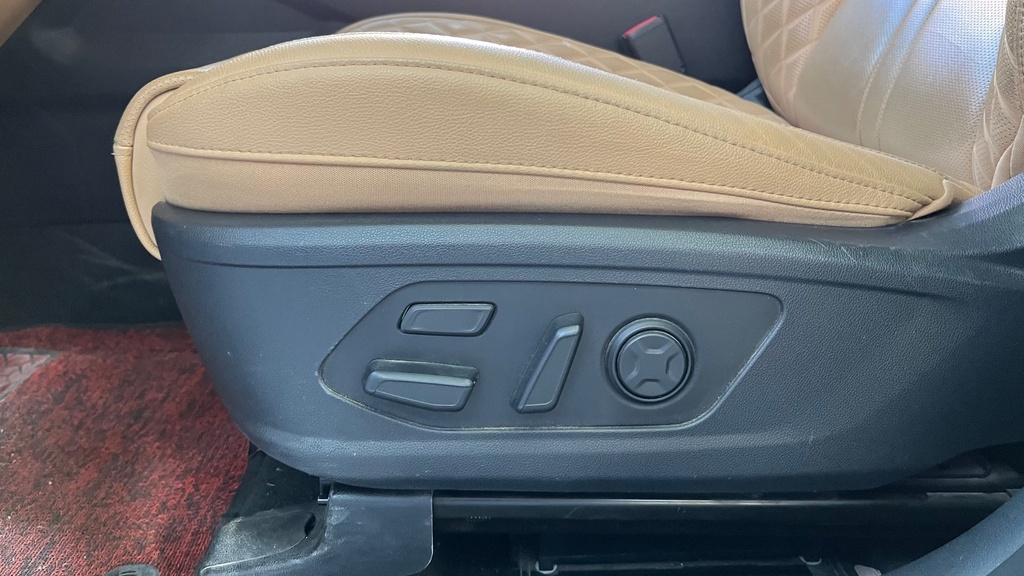 DRIVER SEAT SWITCHES