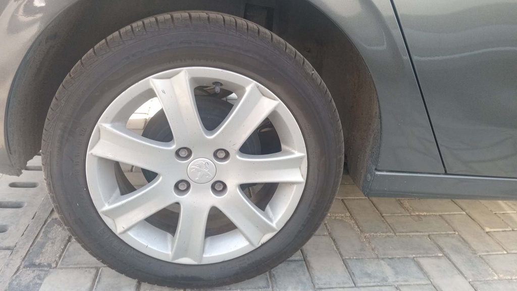 RR R TIRE