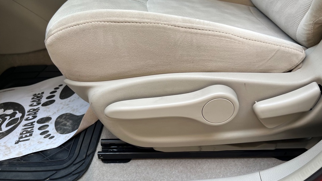 DRIVER SEAT SWITCHES