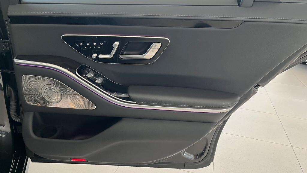 RR R DOOR