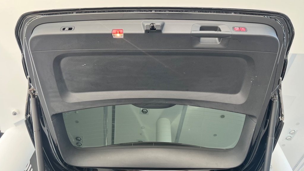 TRUNK HOOD