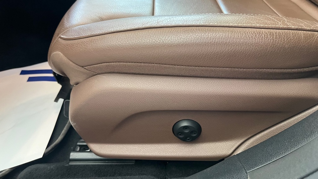 DRIVER SEAT SWITCHES