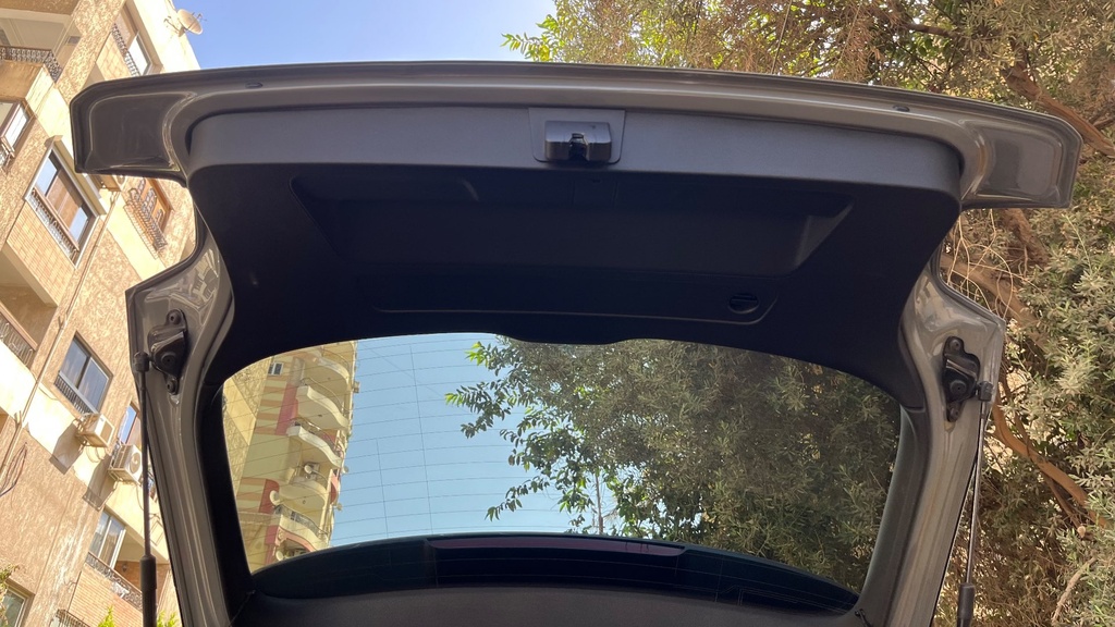 TRUNK HOOD