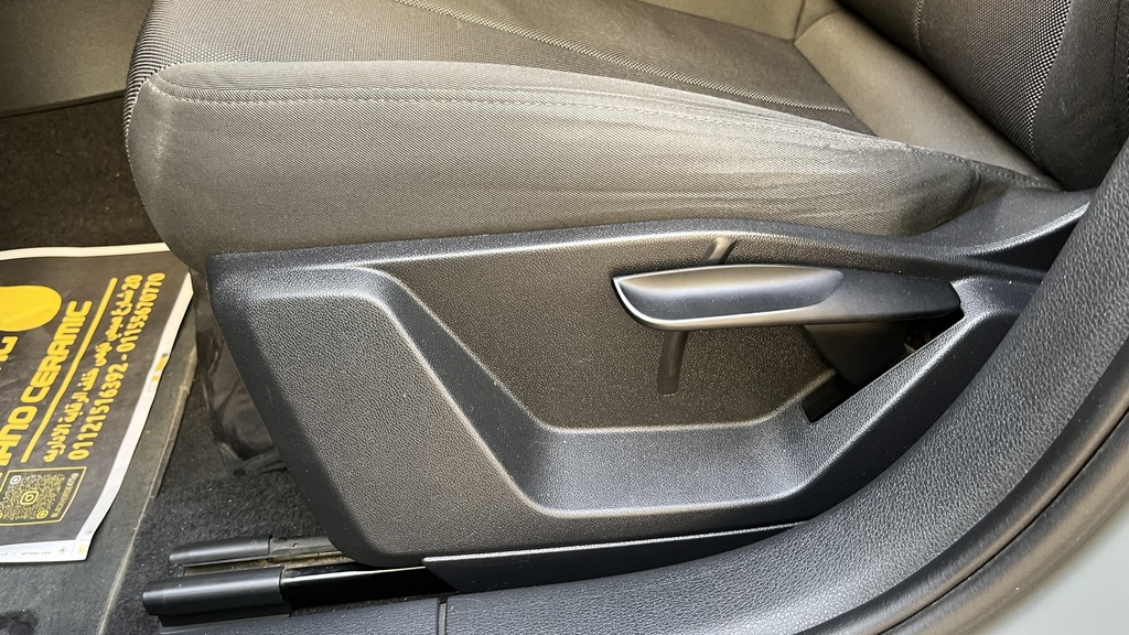 DRIVER SEAT SWITCHES