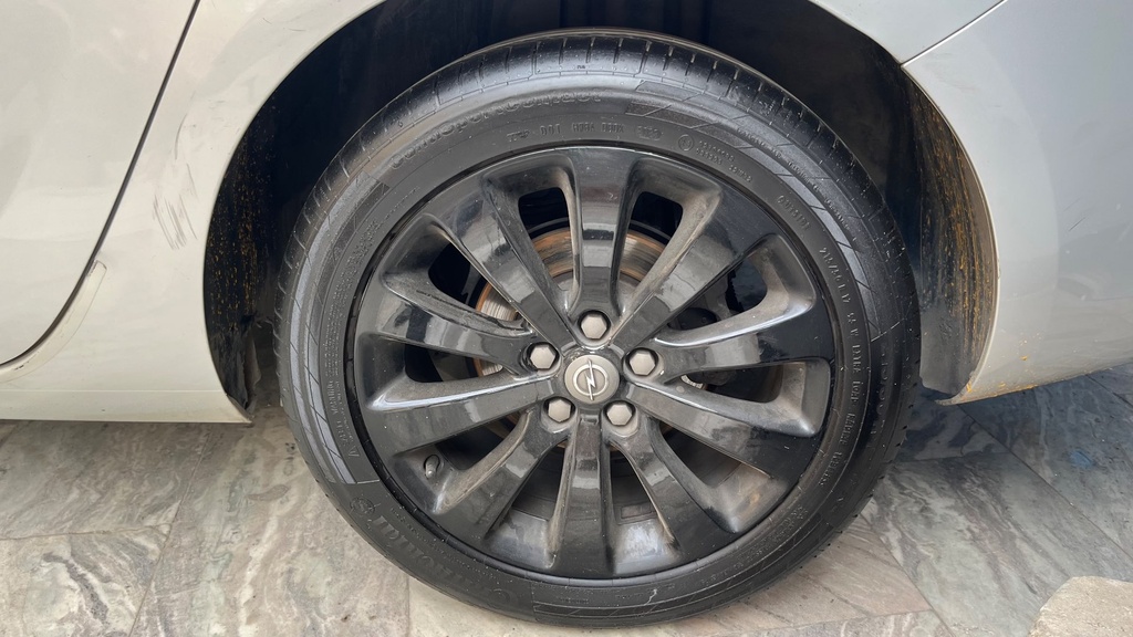 RR L TIRE