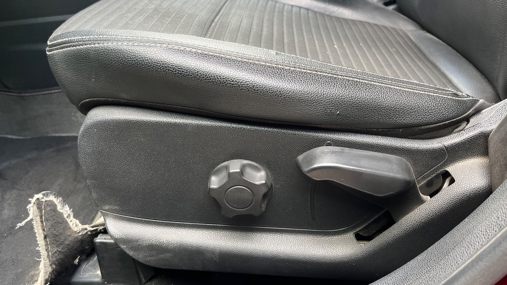 DRIVER SEAT SWITCHES