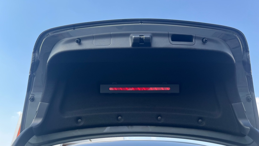 TRUNK HOOD
