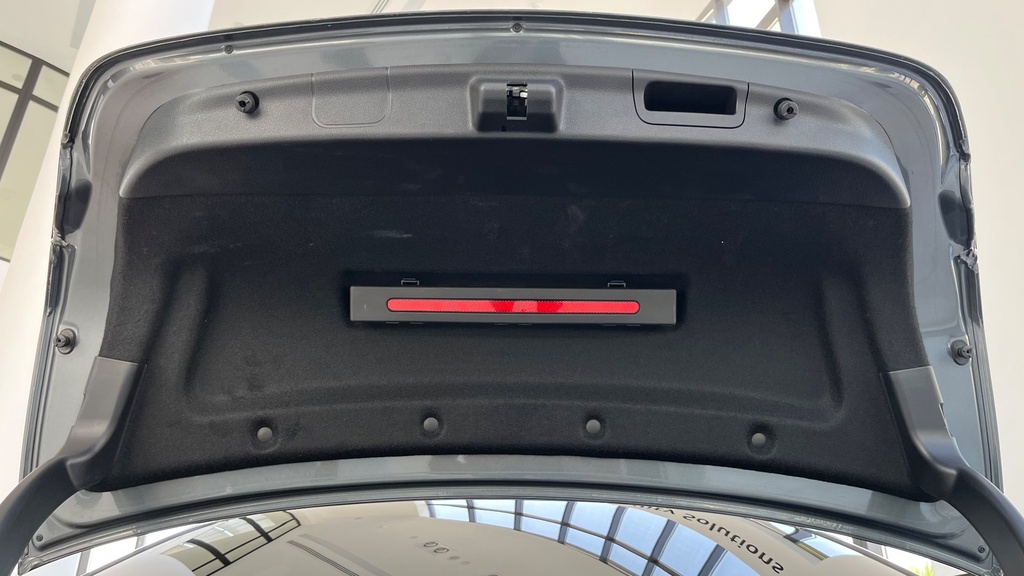 TRUNK HOOD