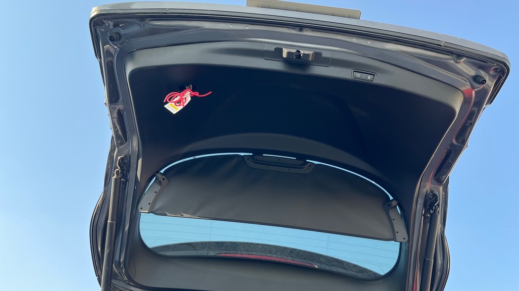 TRUNK HOOD