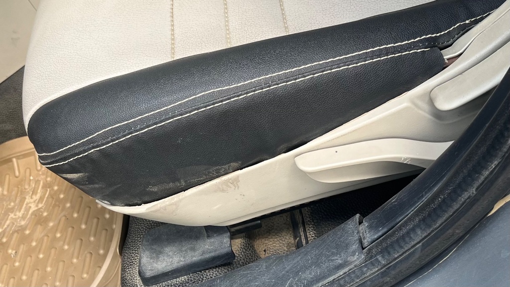 DRIVER SEAT SWITCHES