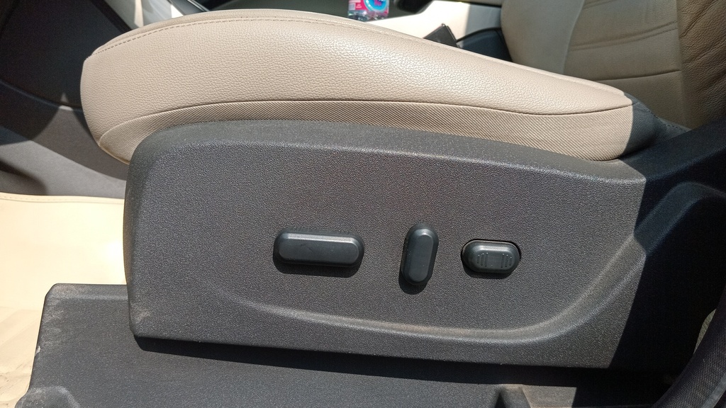 DRIVER SEAT SWITCHES