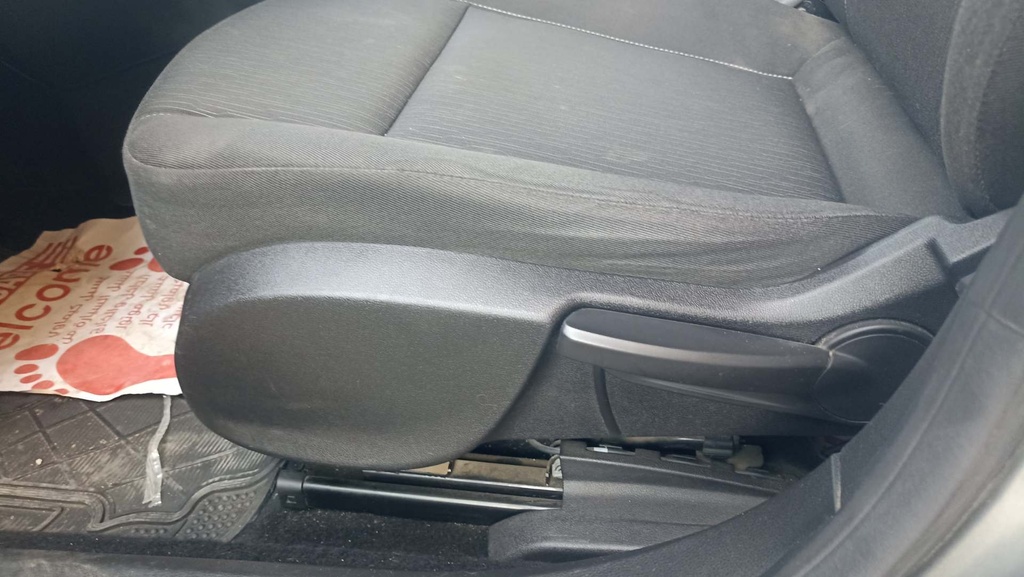 DRIVER SEAT SWITCHES