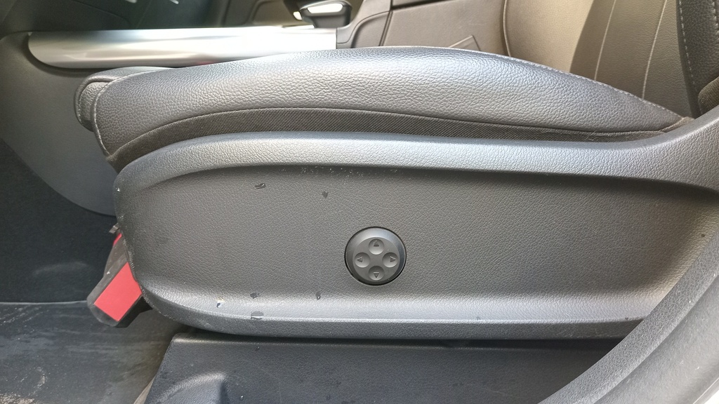 DRIVER SEAT SWITCHES