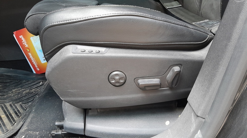 DRIVER SEAT SWITCHES