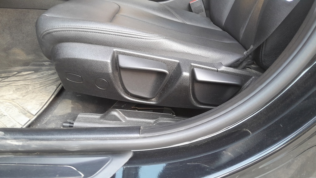 DRIVER SEAT SWITCHES