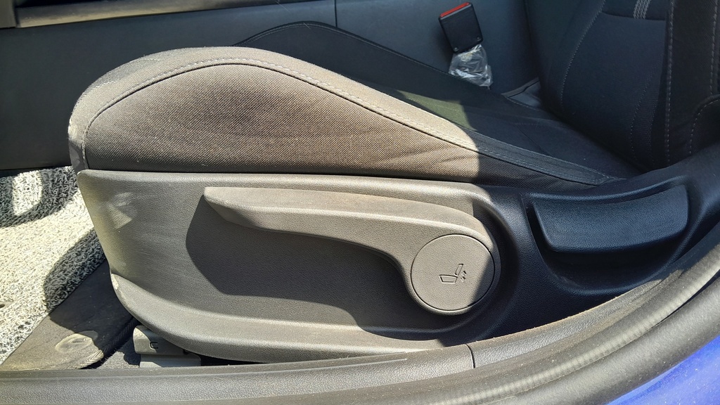 DRIVER SEAT SWITCHES