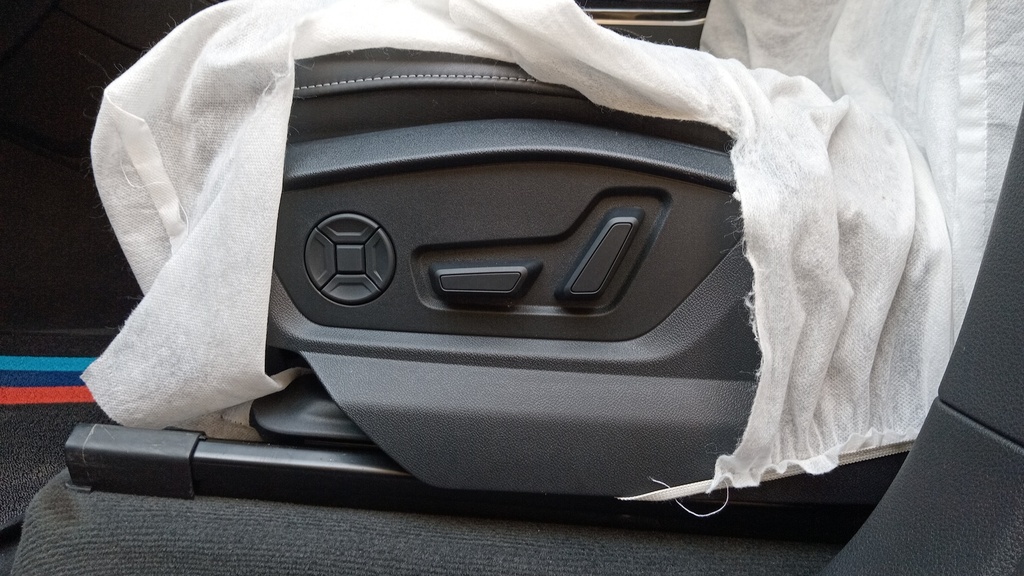 DRIVER SEAT SWITCHES