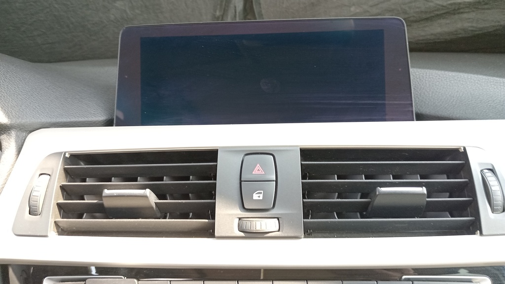 MULTIMEDIA SCREEN