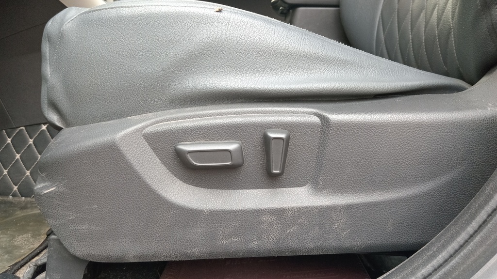 DRIVER SEAT SWITCHES