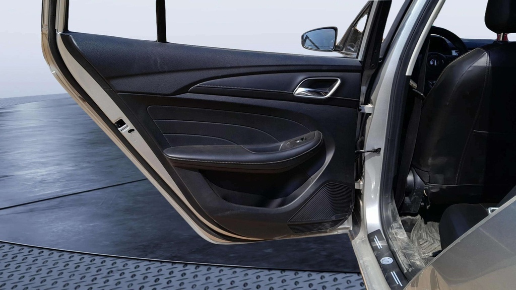 RR L DOOR