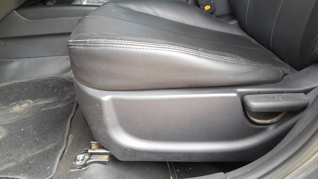 DRIVER SEAT SWITCHES