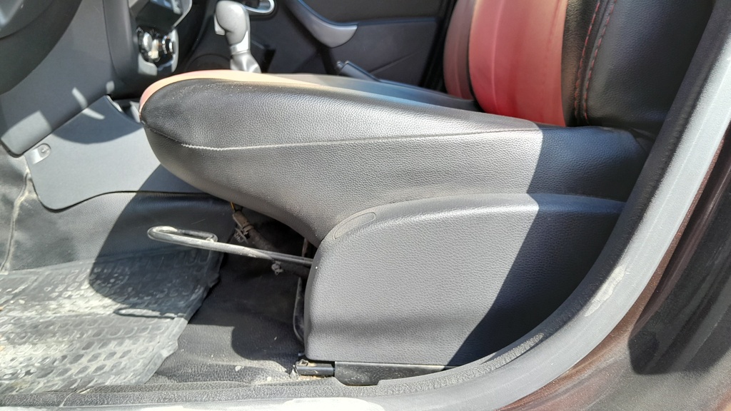 DRIVER SEAT SWITCHES