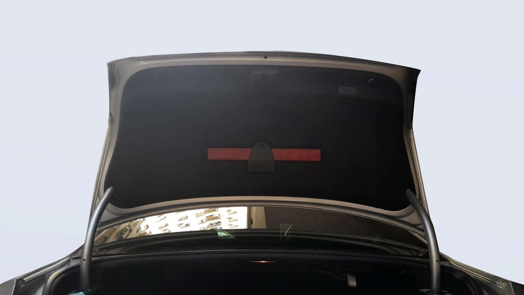 TRUNK HOOD