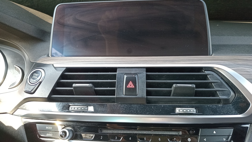 MULTIMEDIA SCREEN