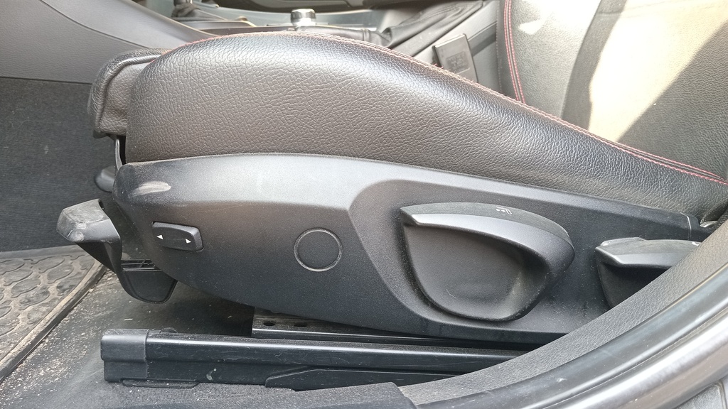 DRIVER SEAT SWITCHES
