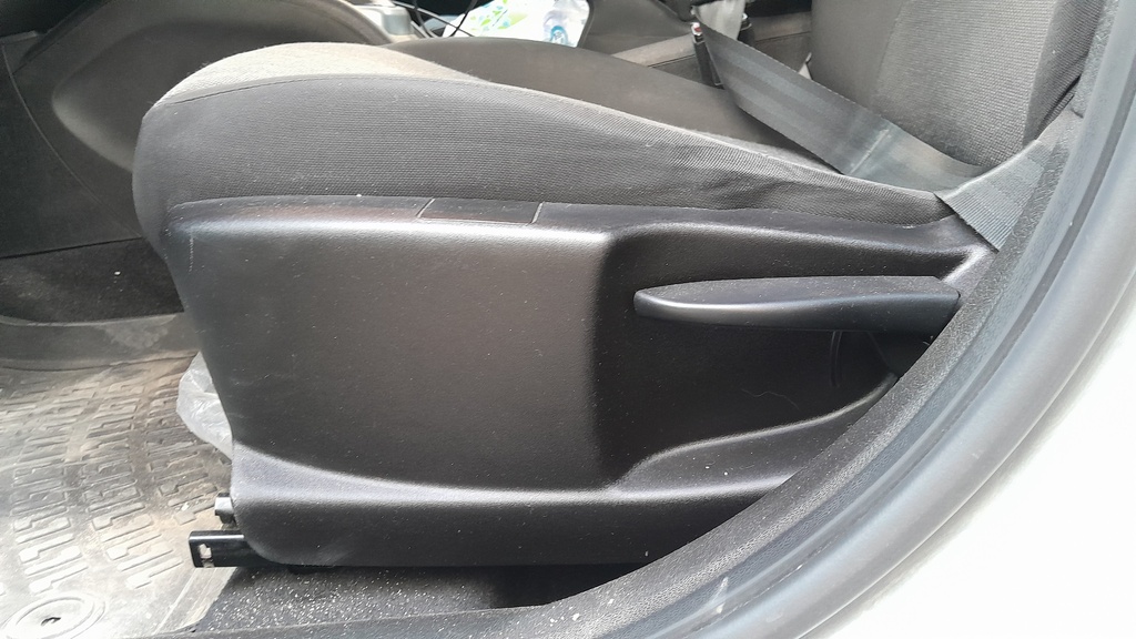 DRIVER SEAT SWITCHES