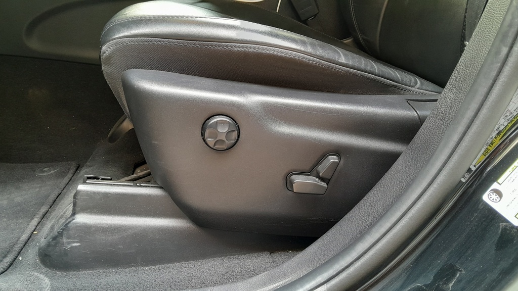 DRIVER SEAT SWITCHES